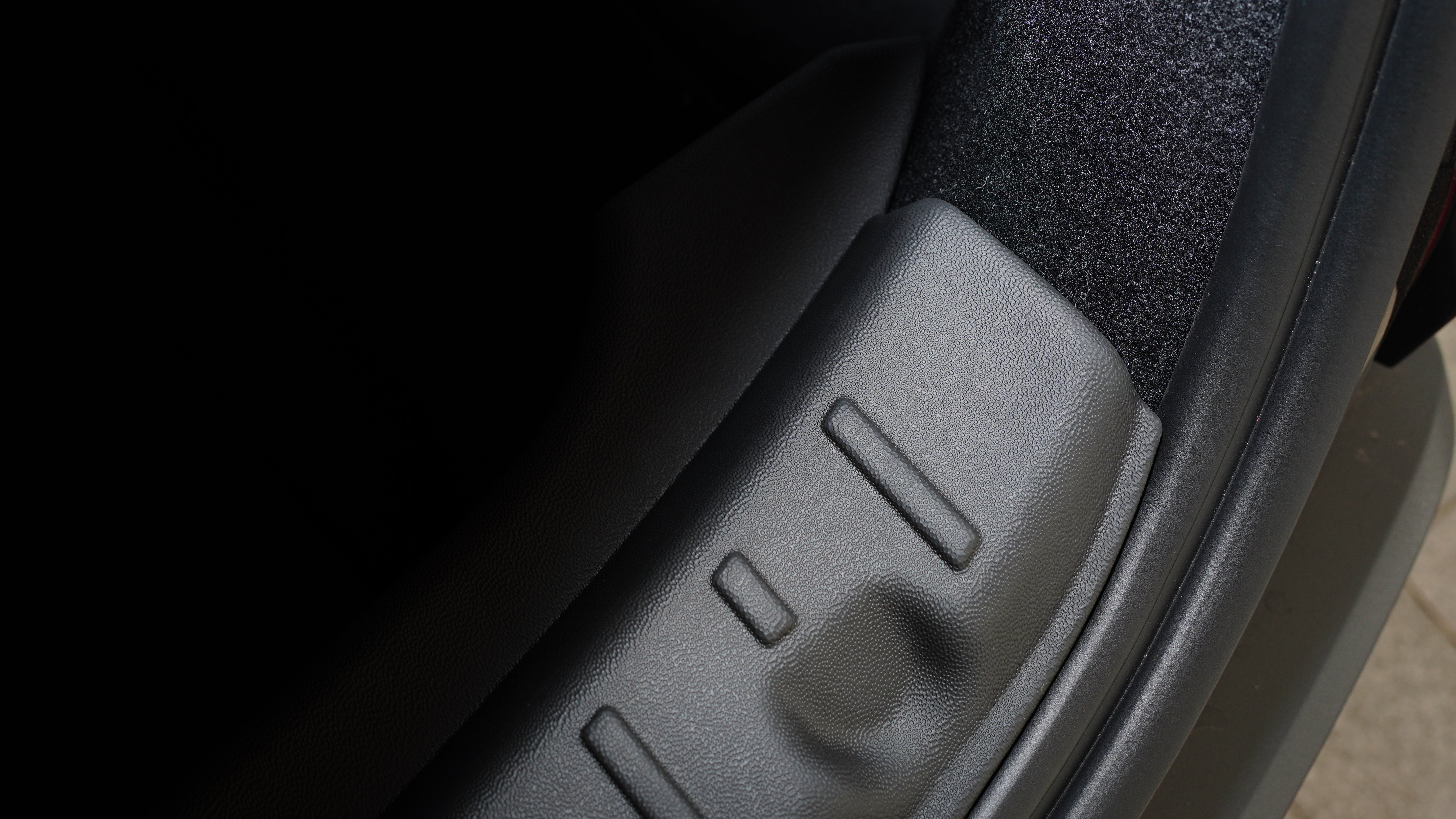 Trunk Sill Protector(Model Y Juniper)