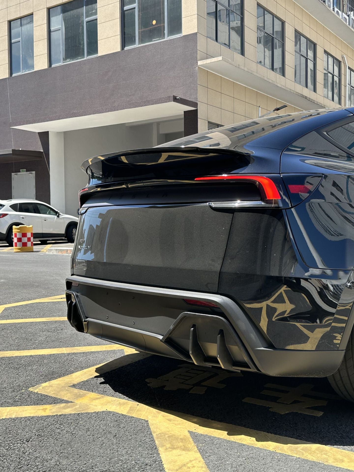 Tesla Model Y Refresh Rear Lip Spoiler, No-Drill Trunk Diffuser